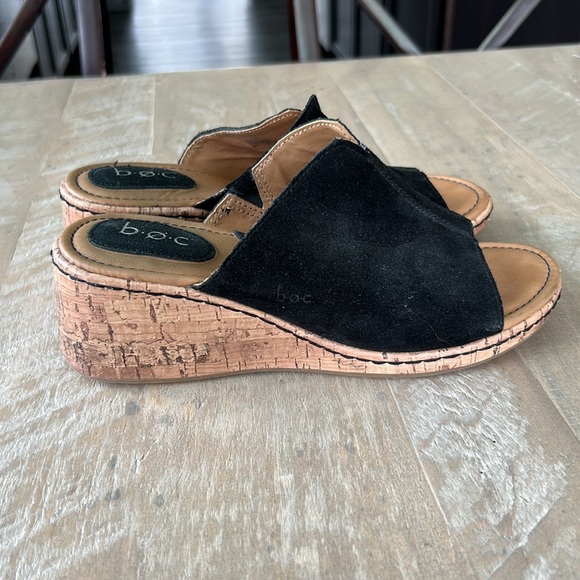 Black suede low wedges - Picture 2 of 3